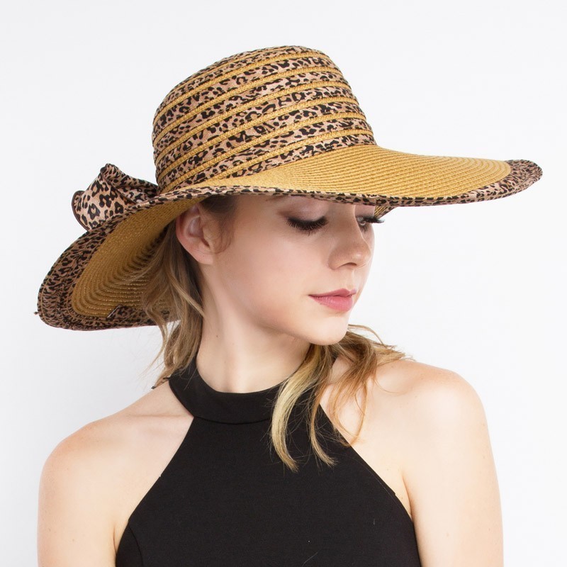 trendy floppy hat