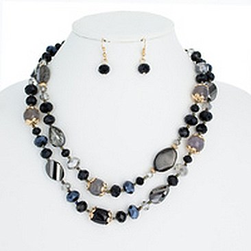 LAYERED GLASS BEAD NECKLACE SET